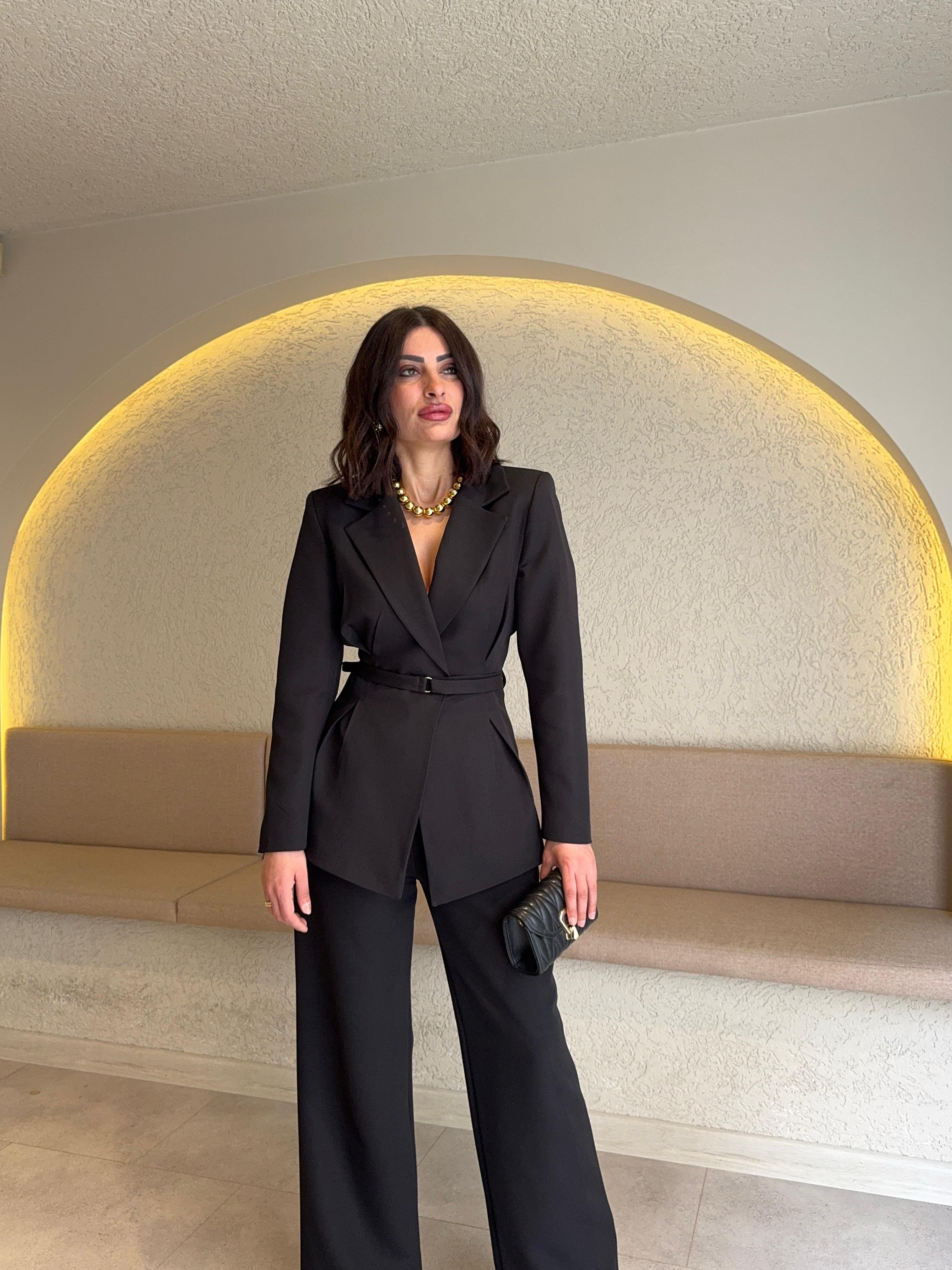 Nero Kemerli Blazer Ceket